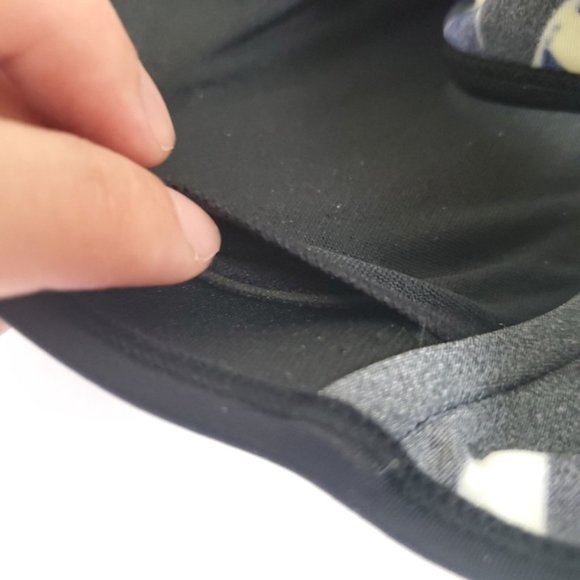 Lole bikini top, bra top style with adjustable straps - Picture 3 of 10